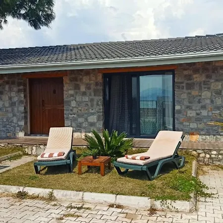 Villa Tas Ev